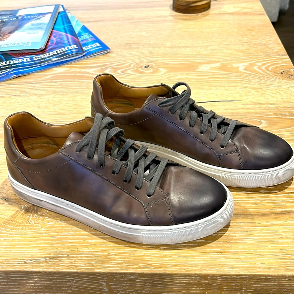Size 8.5 upscale sneaker, brown w/ dark hombre coloring on toe and heel of shoe